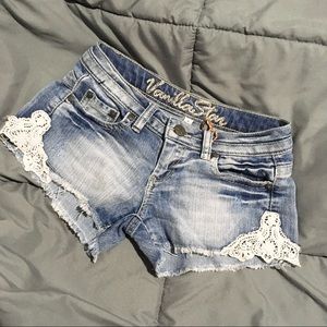 jean ahorts with crochet details
